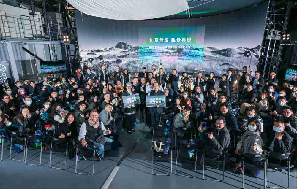 再现影像LED虚拟制作摄影棚整合拍摄场景、、内容制作、、、技术指导到设备租借一站式服务，，可望提升LED虚拟制作的影视效能，，，进而产出更多高质量细致作品